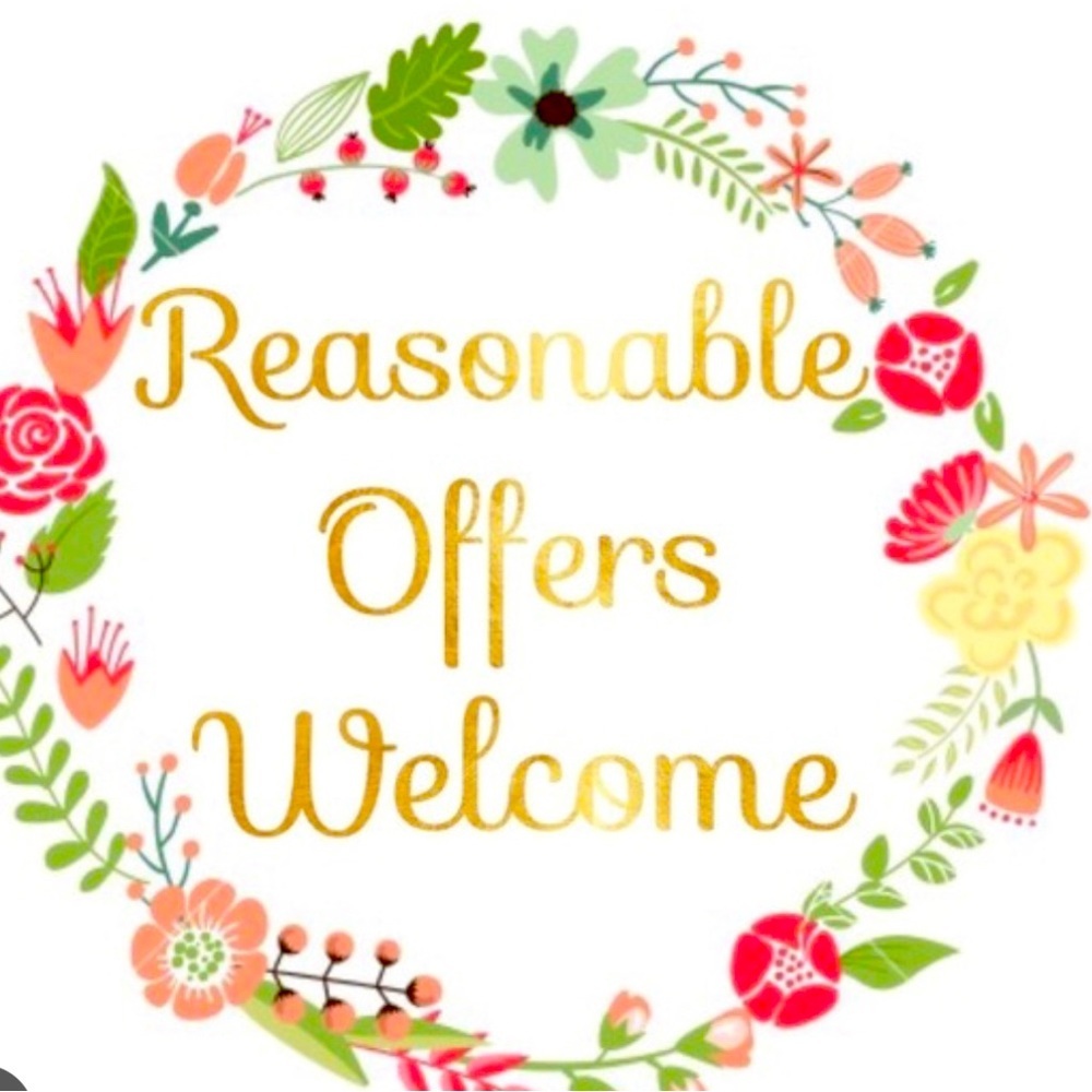 Reasonable offers welcome!☺️